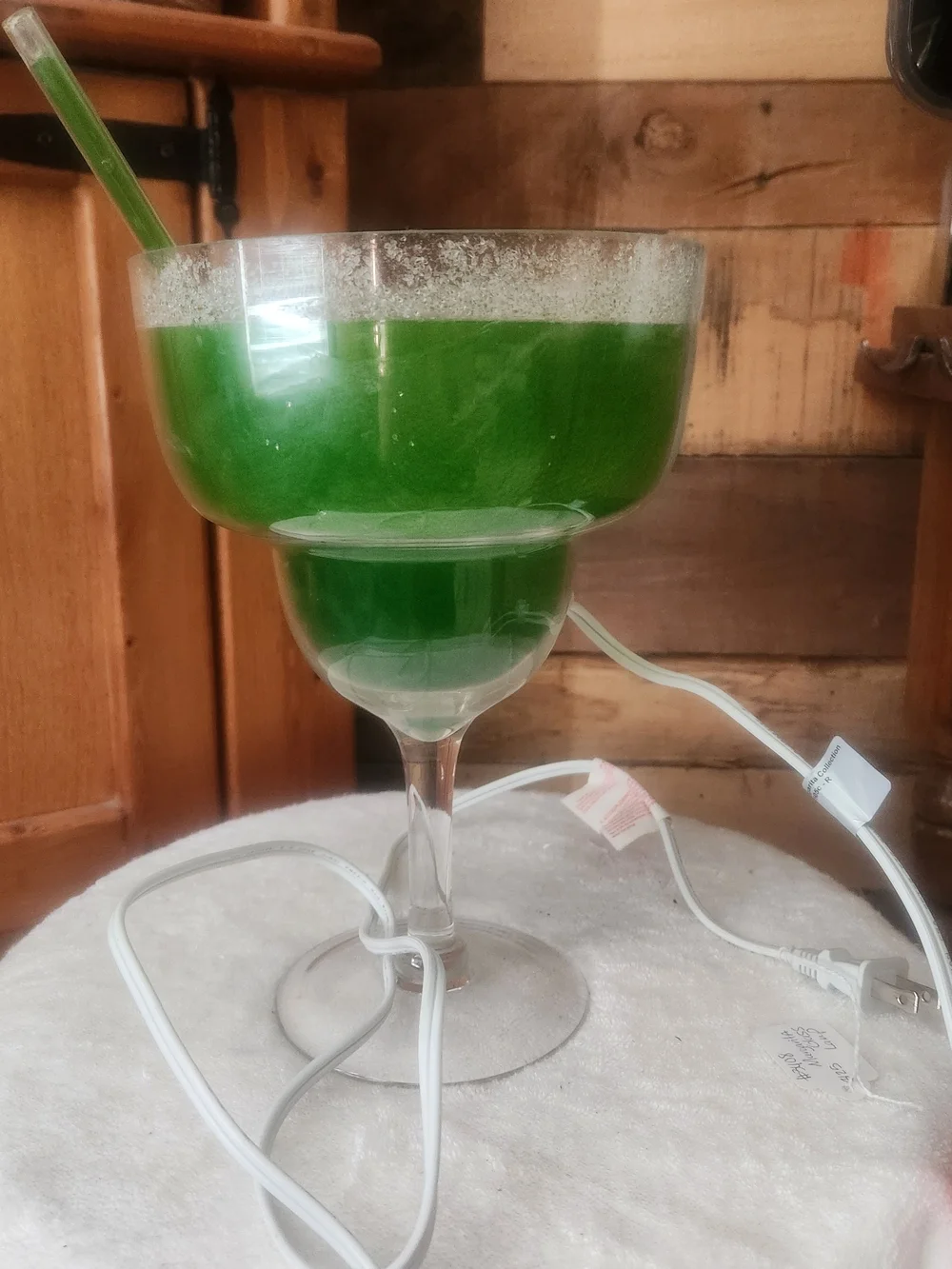 Novelty Green Margarita Glass Lamp Lighted Perfect For Pool Area Or Bar 10.5